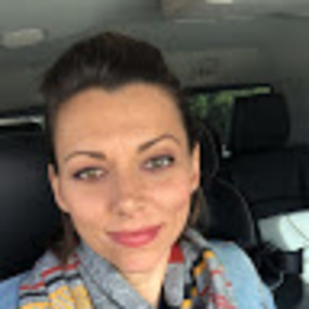 Meet your Posher, Cassandra